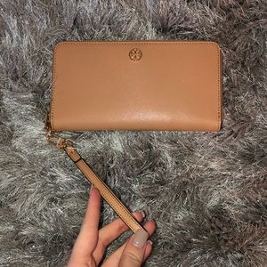 Tory Burch Robinson Leather Wallet
